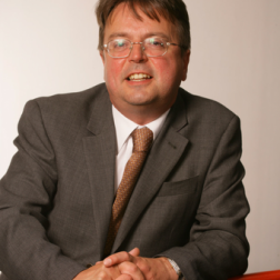 Headshot of Ceri Jones