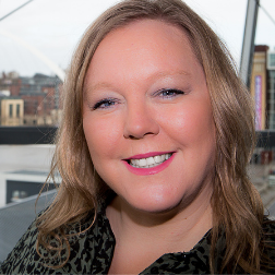 Headshot of Lyn Carruthers